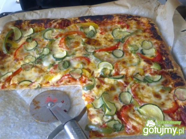 Przepis  mega pizza z warzywami przepis