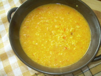 Słoneczna zupa nigelli