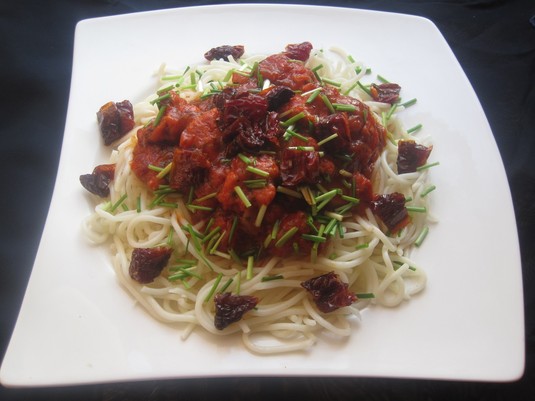 Spaghetti toscana ze szczypiorkiem i suszonymi pomidorami ...