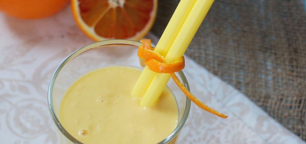 Koktajl: jogurt naturalny, kukurydza i czerwone pomarańcze (autor ...