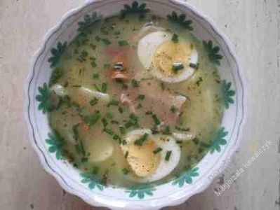 Zupa na boczku z jajkiem