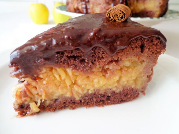 Przepis  tort czekoladowo-jabłkowy przepis