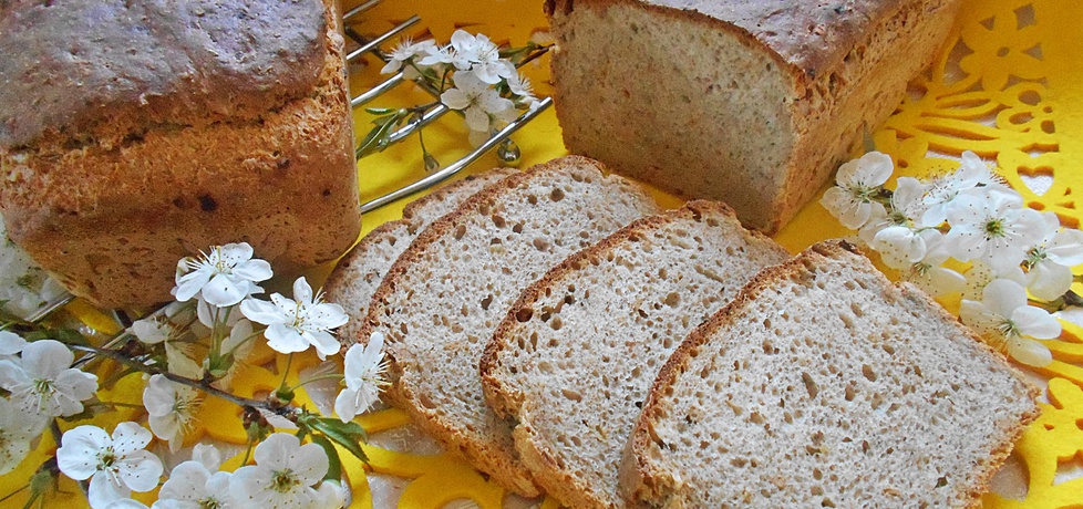 Chleb z płatkami, ostropestem i smażoną cebulą (autor: beatris ...
