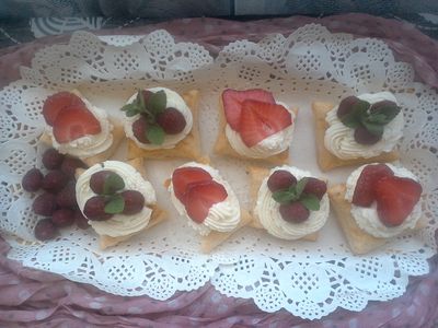 Ciasteczka francuskie z mascarpone i owocami