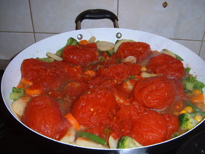Domowe pomidory pelati