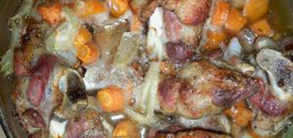 Mięso wieprzowe zapiekane w piekarniku w piwnym sosie (autor ...