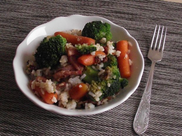 Przepis  ryż z warzywami i boczkiem przepis