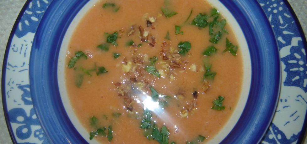 Zupa pomidorowa z orzechami na żółtkach (autor: katarzyna40 ...