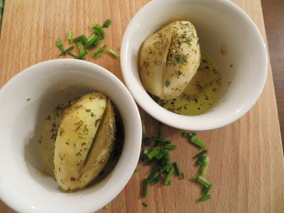 Pieczone ziemniaki z liściem laurowym