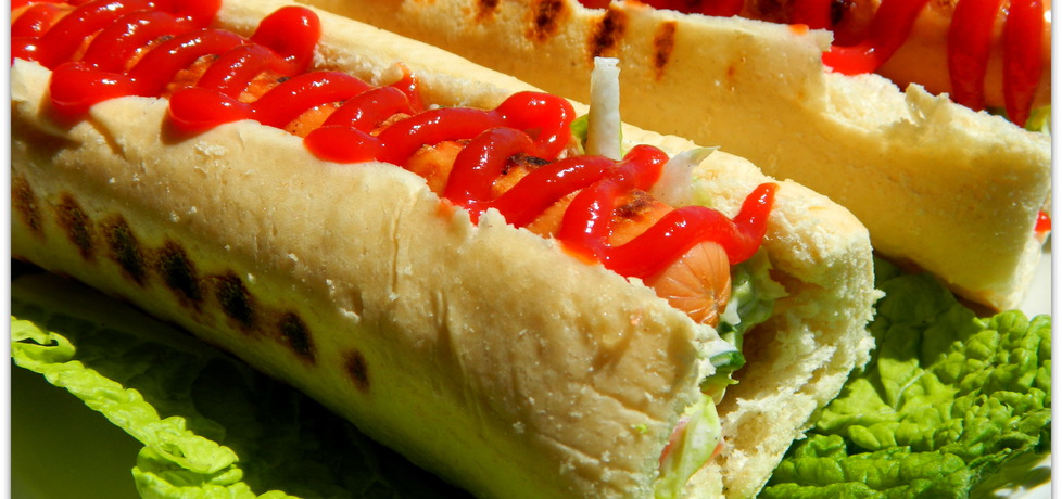 Hot-dogi z surówką (autor: czarrna)