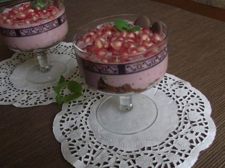 Przepis  deser jogurtowy z owocem granatu przepis