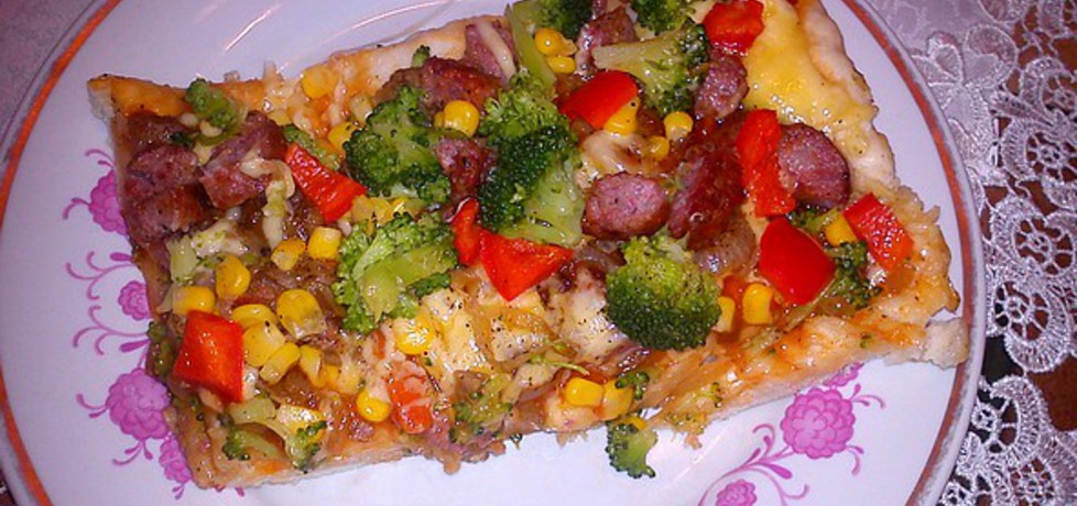 Domowa pizza z brokułem (autor: mati13)