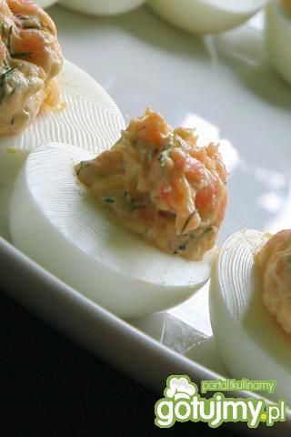 Jaja faszerowane łososiem  kulinarne abc