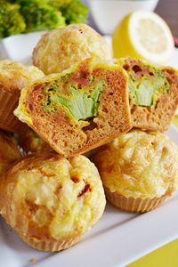 Muffiny z brokułem