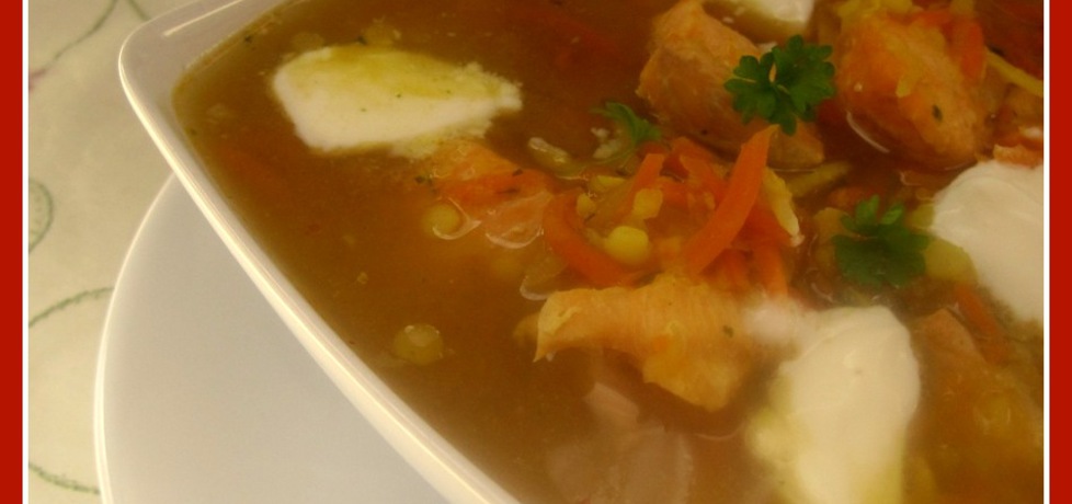 Pikantna zupa rybna z łososia, czerwonej soczewicy i warzyw (autor ...