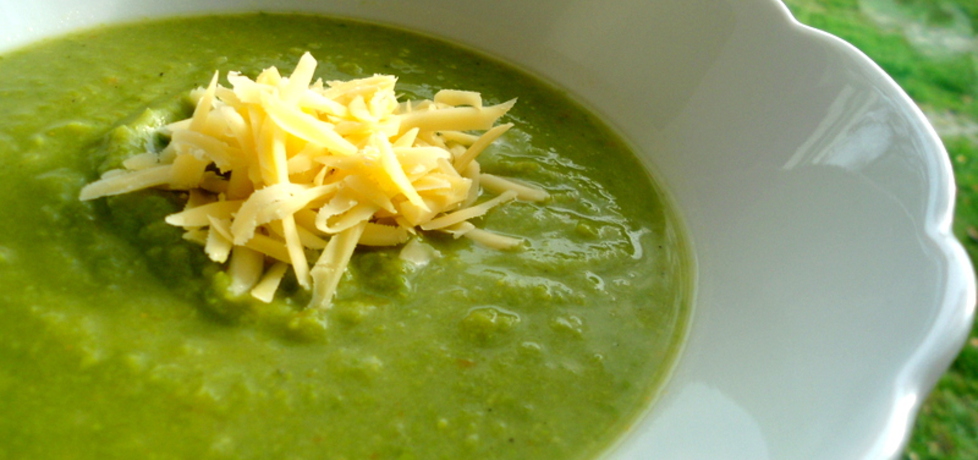 Kremowa zupa z zielonego groszku i pieczonego w rozmarynie ...