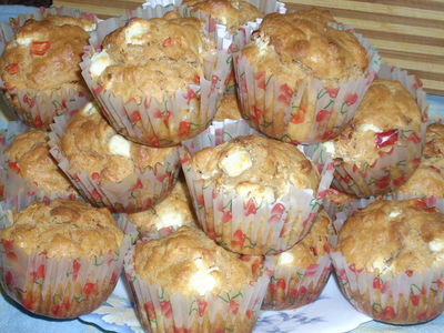 Muffinki z serem feta i czerwoną papryką