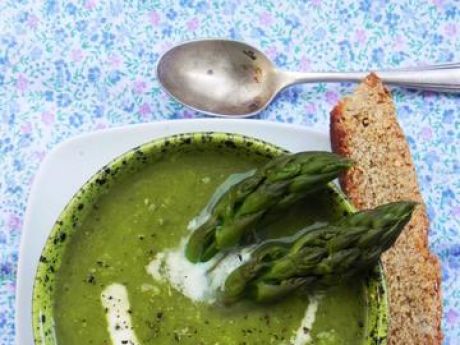 Szparagi: zupa z zielonych szparagów