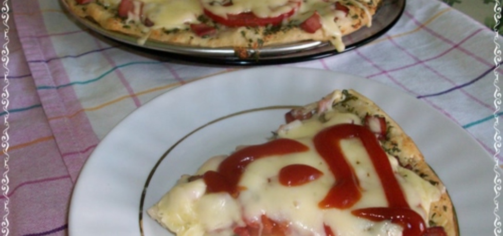 Pizza z szynką i pomidorami (autor: elka72)