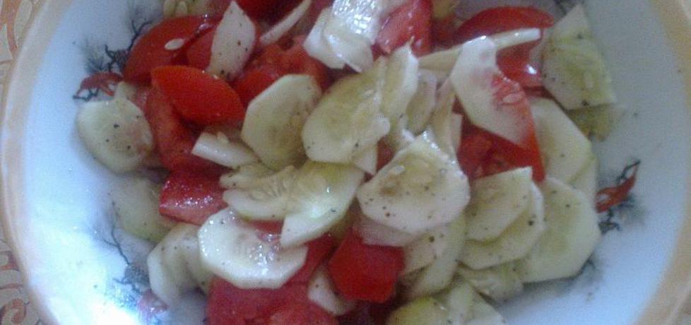 Sałatka ogórkowo pomidorowa z oliwą (autor: smakosz1988 ...