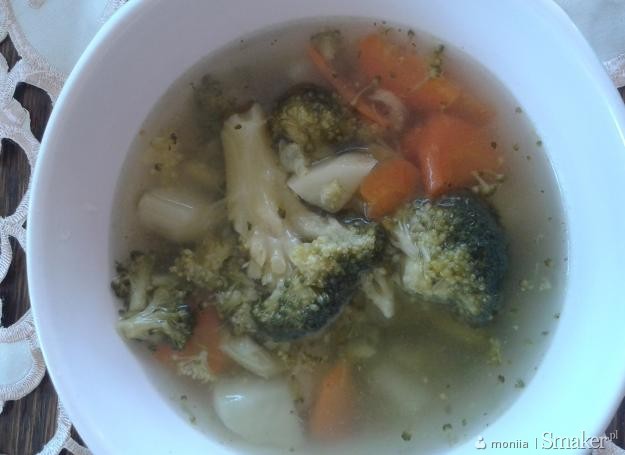 Zdrowa zupa brokułowa