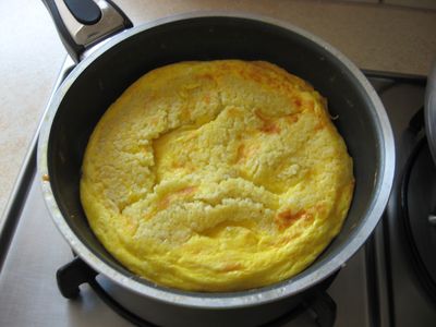 Omlet z kaszą jaglaną na sypko