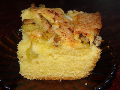 Ciasto ucierane z rabarbarem