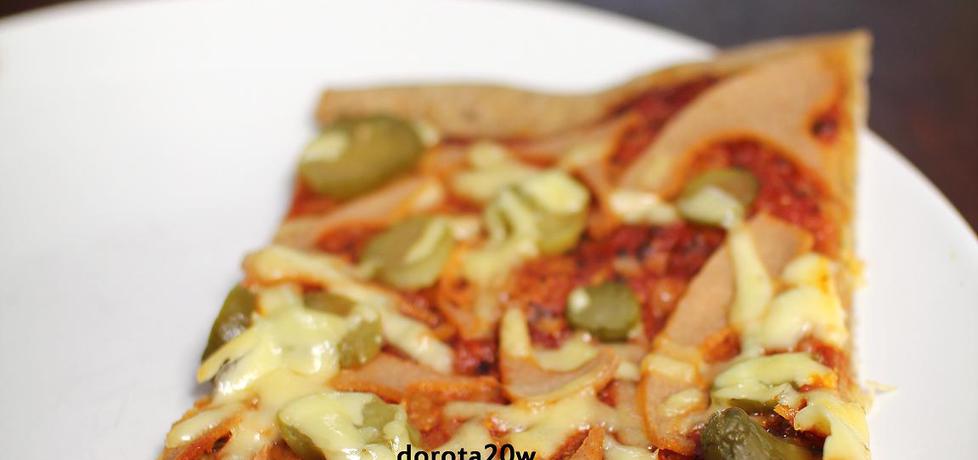 Pizza z szynką i ogórkami kiszonymi (autor: dorota20w ...