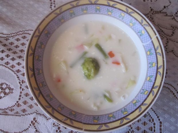 Zupy: zupa jarzynowa z brukselką