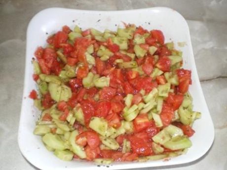 Surówka z ogórków i pomidorów  składniki