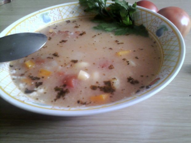 Zupa warzywna z pomidorami (bigosy)