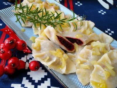 Pierogi z burakami i grzybami