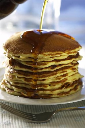 Pancakes z syropem klonowym  prosty przepis i składniki