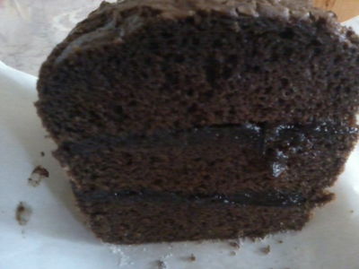 Ciasto czekoladowe z kawałkami czekolady ...