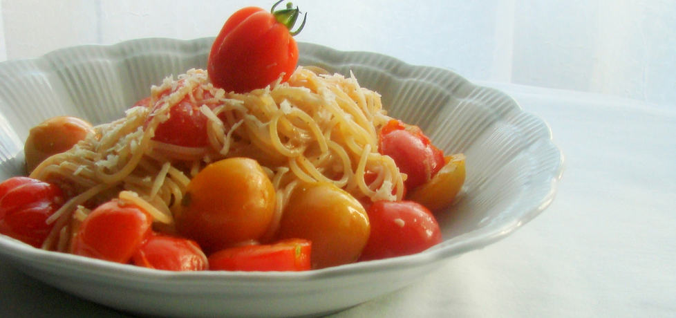Spaghetti z pomidorami, białym winem i czosnkiem (autor: silver ...