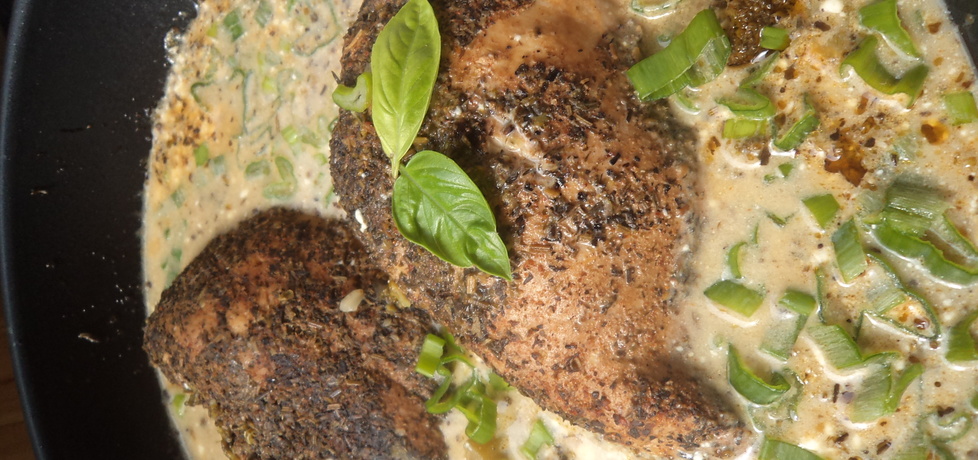Filet z indyka duszony z brokułami