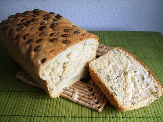 Przepis  chleb pszenny z pestkami dyni  prosty przepis