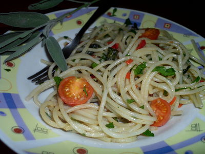 Spaghetti z chilli i ziołami