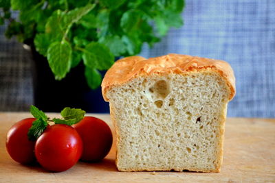 Chleb tostowy z dodatkiem siemienia lnianego
