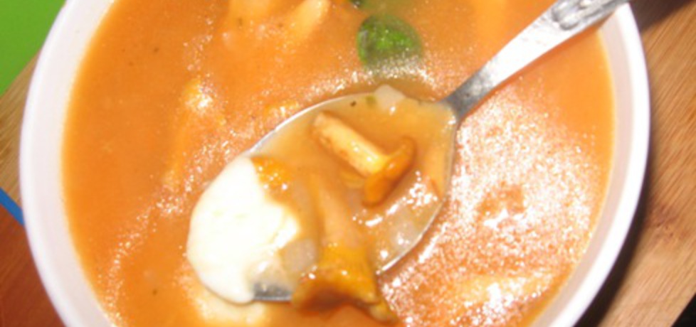 Zupa kurkowa z sokiem marchwiowym i mozzarellą (autor: jolantaps ...