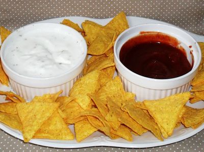 Jogurtowy i meksykański dip do nachos