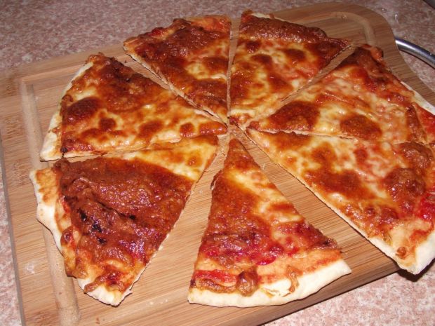 Przepis  pizza pomidorowo serowa przepis