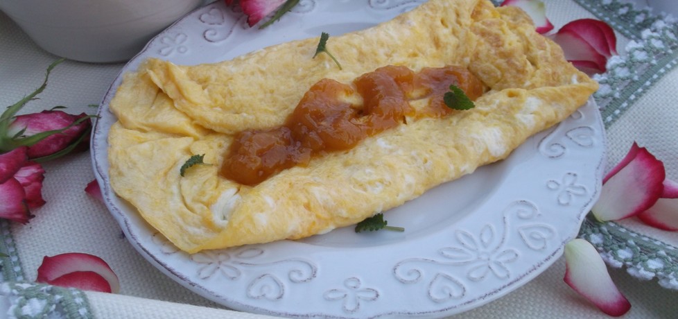Śniadaniowy omlet z dżemem. (autor: babeczka35 ...