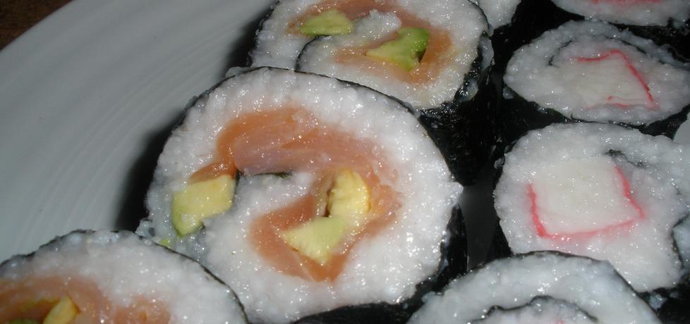 Sushi z łososiem i awokado (autor: cukiereczek13)
