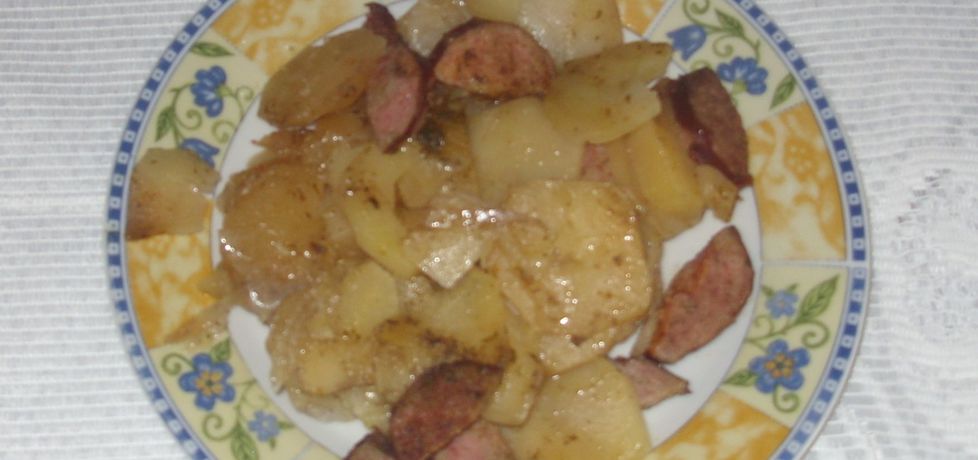 Zapiekanka z ziemniaków i kiełbasy (autor: bietka)