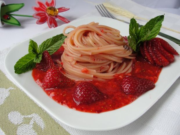 Przepis  spaghetti z truskawkami przepis