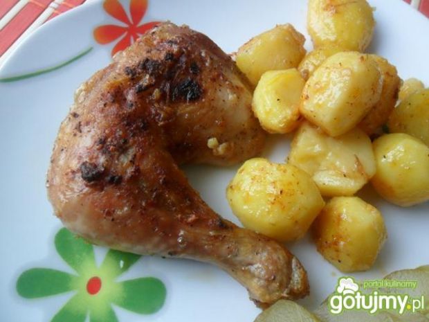 Przepis na udka z kurczaka pieczone z ziemniakami