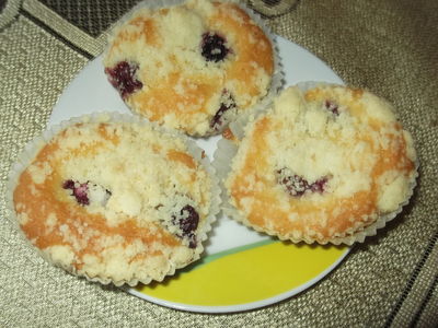Muffinki z wiśniami i kruszonką