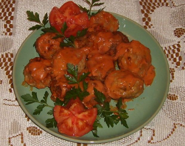 Jak przygotować pulpety w sosie pomidorowym? gotujmy.pl