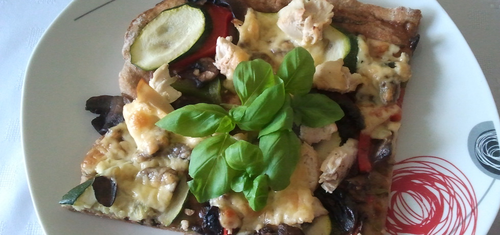 Pełnoziarnista pizza z kurczakiem i warzywami (autor: mati19 ...